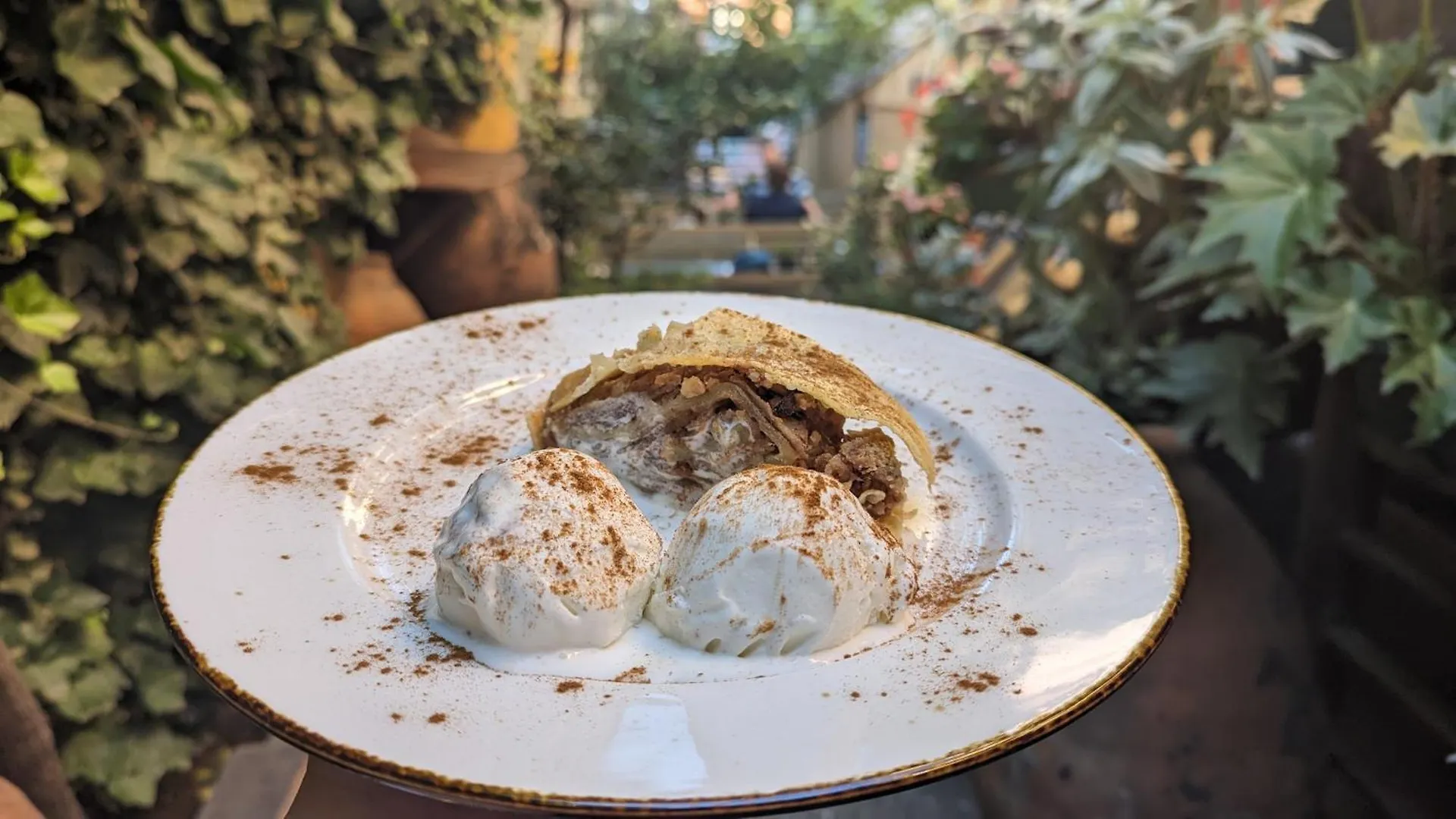 **  Hotel Kartli Tbilisi جورجيا